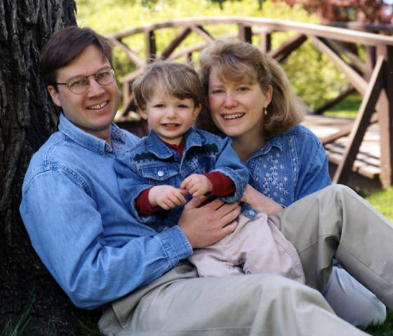 2momdadbaby.jpg